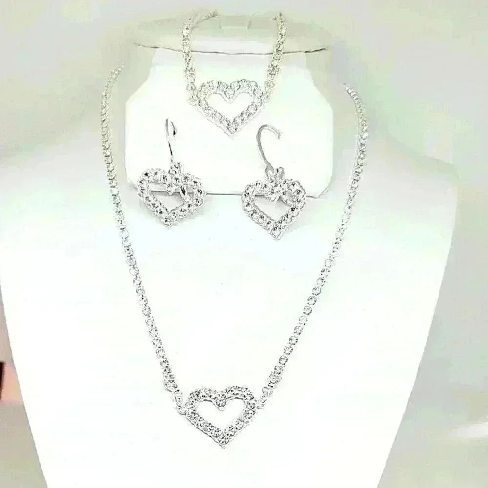NWOT Gorgeous Shiny Heart Shaped Rhinestone Necklace, Earrings and Brace…